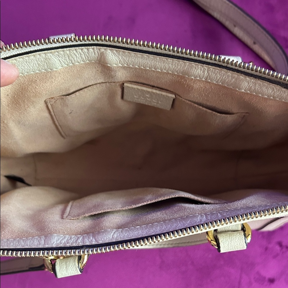 Adorable vintage Gucci Designer Handbag - Picture 3 of 8